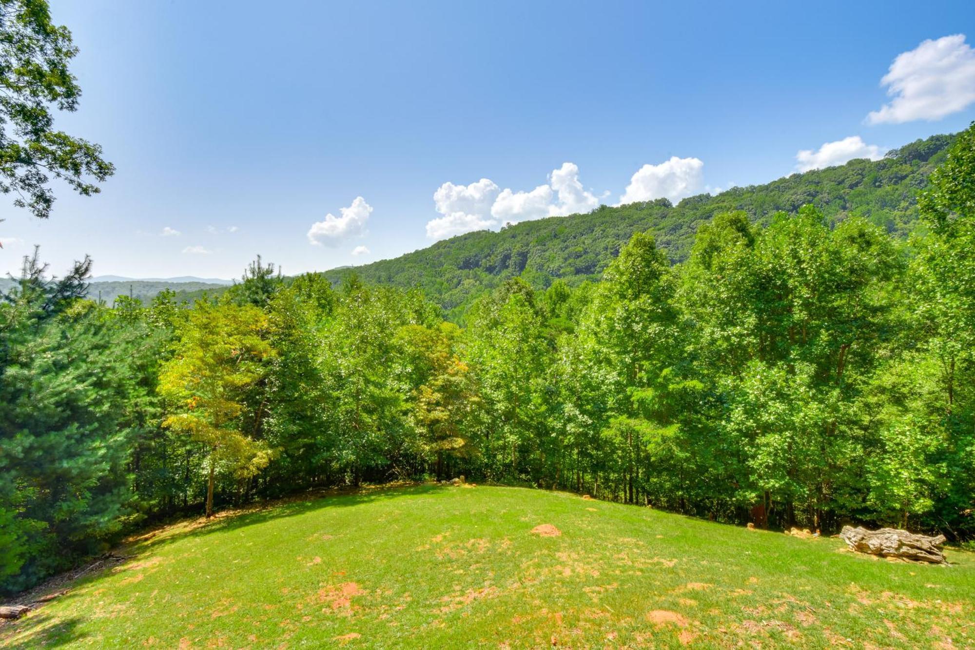 Mountain Cabin With Hot Tub And Fire Pit! Blairsville Exterior photo
